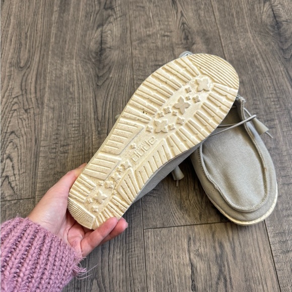 HeyDude Wendy Chambray Light Grey- Women’s 6 - Picture 5 of 6